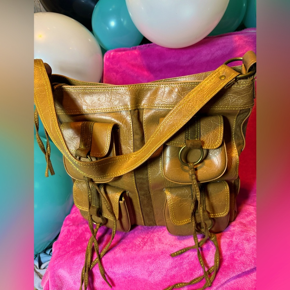 Candie’s Vintage Distressed shoulder Bag W Brass Hardware & Multiple Pockets - Picture 1 of 11